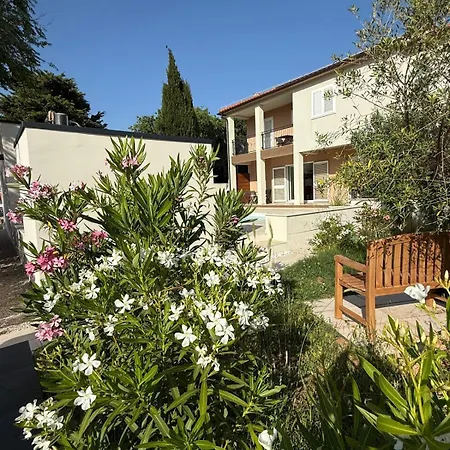 Fili Insel Mit Privaten Pool Und Grosser Terrasse