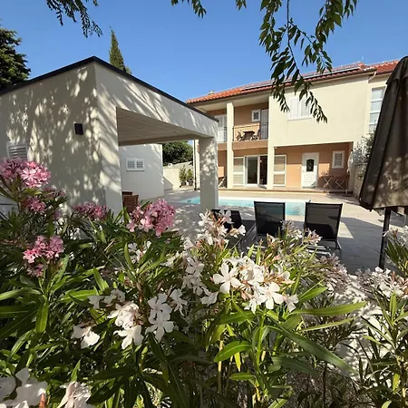 Holiday home Fili Insel Mit Privaten Pool Und Grosser Terrasse