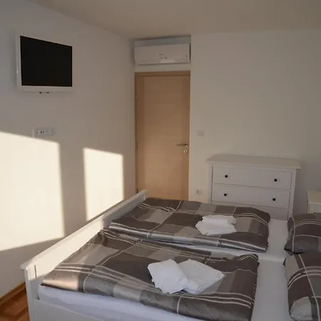 Fili Insel Mit Privaten Pool Und Grosser Terrasse * Murter