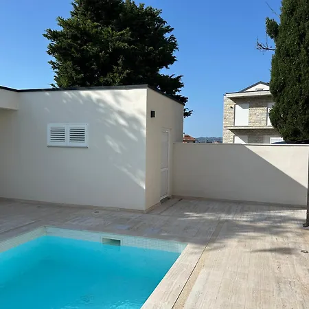 Fili Insel Mit Privaten Pool Und Grosser Terrasse Murter