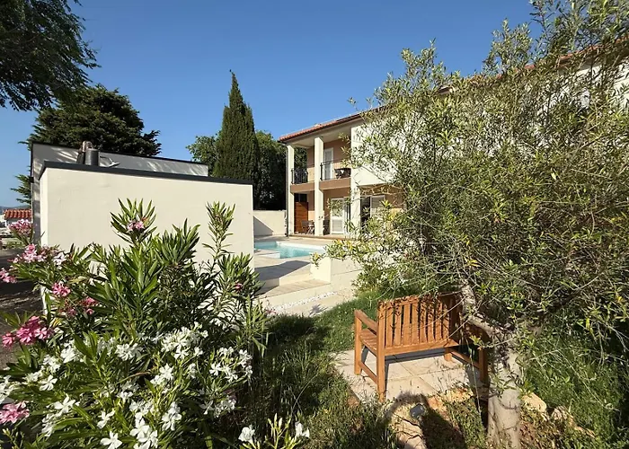 Fili Insel Mit Privaten Pool Und Grosser Terrasse