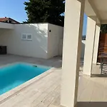 Tatil Evi Fili Insel Mit Privaten Pool Und Grosser Terrasse