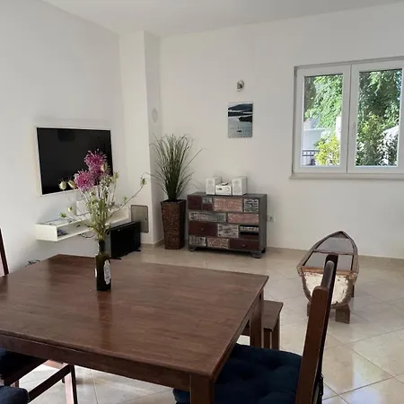 Fili Insel Mit Privaten Pool Und Grosser Terrasse Tatil Evi