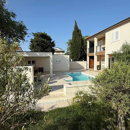 Tatil Evi Fili Insel Mit Privaten Pool Und Grosser Terrasse