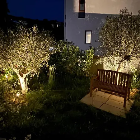 Fili Insel Mit Privaten Pool Und Grosser Terrasse Tatil Evi Murter