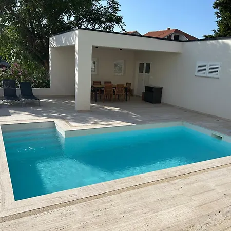 Fili Insel Mit Privaten Pool Und Grosser Terrasse Murter