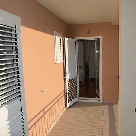 Fili Insel Mit Privaten Pool Und Grosser Terrasse