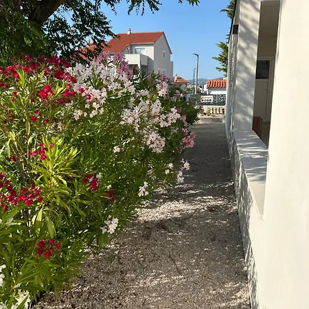 Fili Insel Mit Privaten Pool Und Grosser Terrasse Tatil Evi *