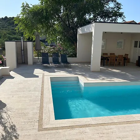 Fili Insel Mit Privaten Pool Und Grosser Terrasse * Murter