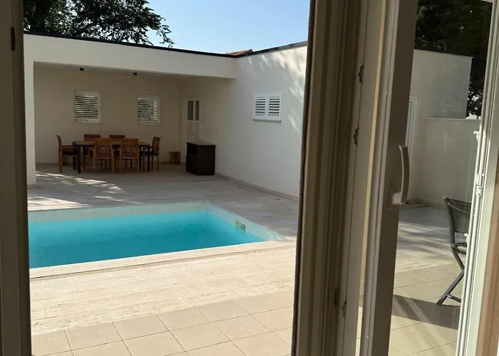 Fili Insel Mit Privaten Pool Und Grosser Terrasse Murter