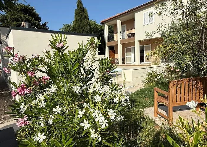 Fili Insel Mit Privaten Pool Und Grosser Terrasse