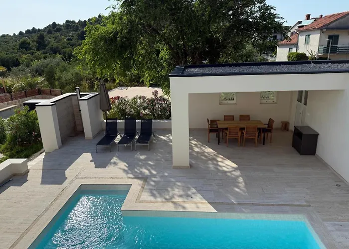 Fili Insel Mit Privaten Pool Und Grosser Terrasse Hébergement de vacances *