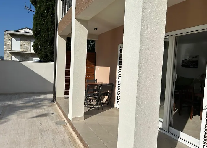 Hébergement de vacances Fili Insel Mit Privaten Pool Und Grosser Terrasse Murter