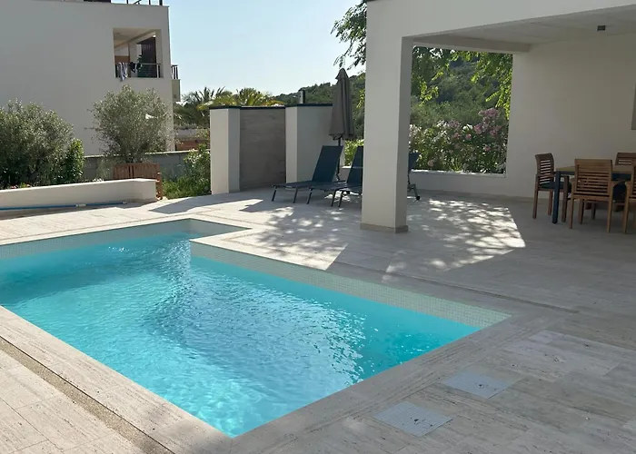 Fili Insel Mit Privaten Pool Und Grosser Terrasse Hébergement de vacances *