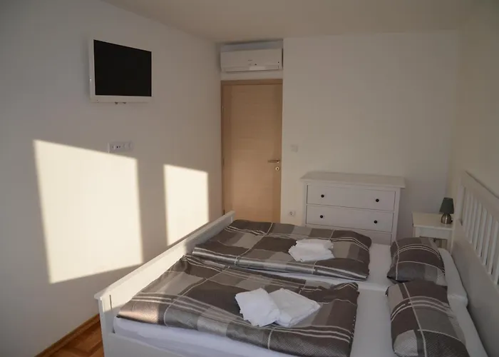 Fili Insel Mit Privaten Pool Und Grosser Terrasse * Murter