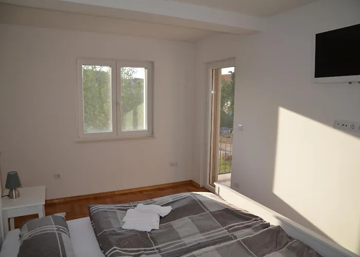 Fili Insel Mit Privaten Pool Und Grosser Terrasse Hébergement de vacances Murter