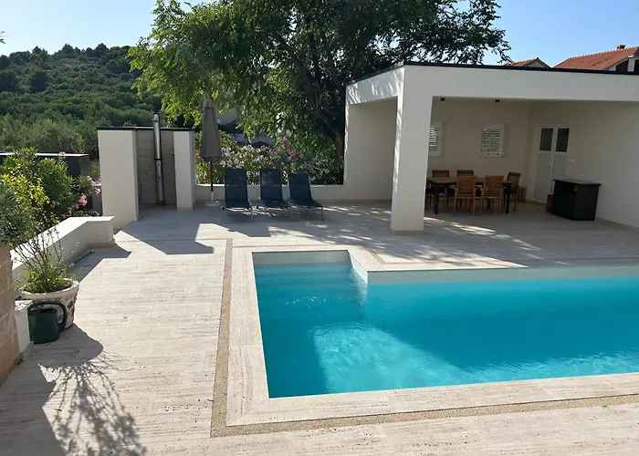 Fili Insel Mit Privaten Pool Und Grosser Terrasse * Murter